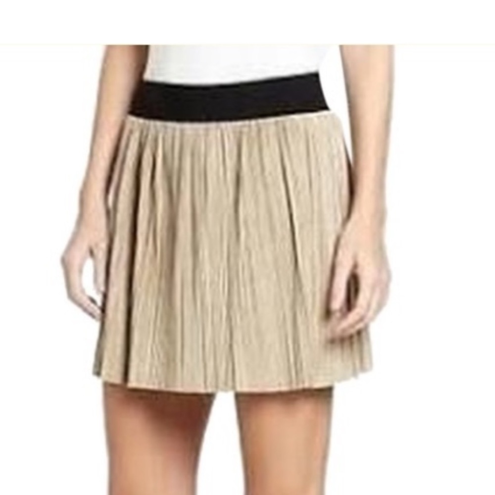 NWT BCBGMAXARIA Pleated Mini Skirt Sz M